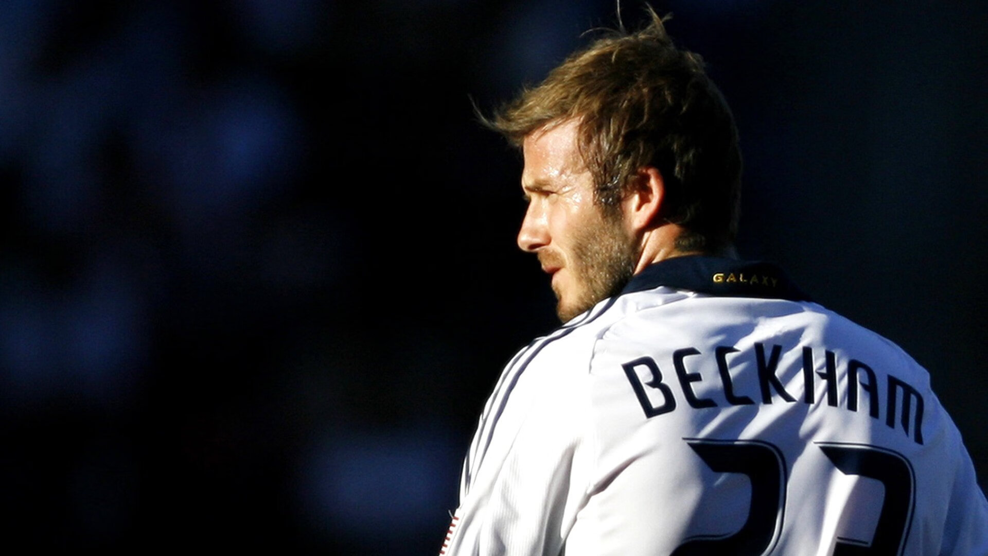 打法多变出奇,球队表现赢得赞誉,打败球队